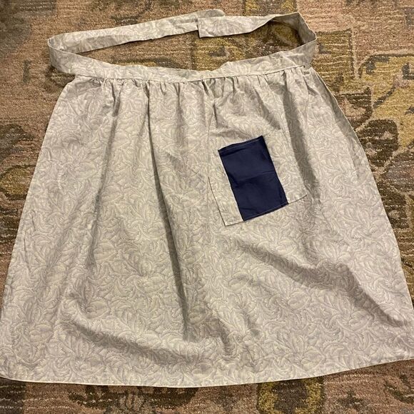 Simple Homemade Apron with Pocket - Picture 1 of 10